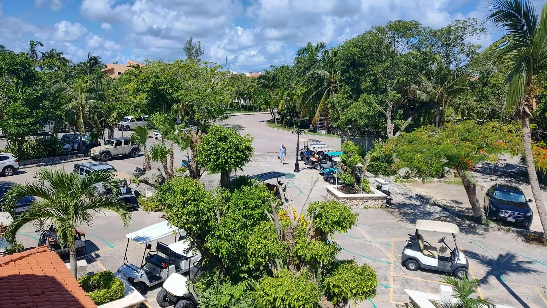 Homestay Private Rooms In A Hotel-Type Apartment - Super Located Puerto Aventuras